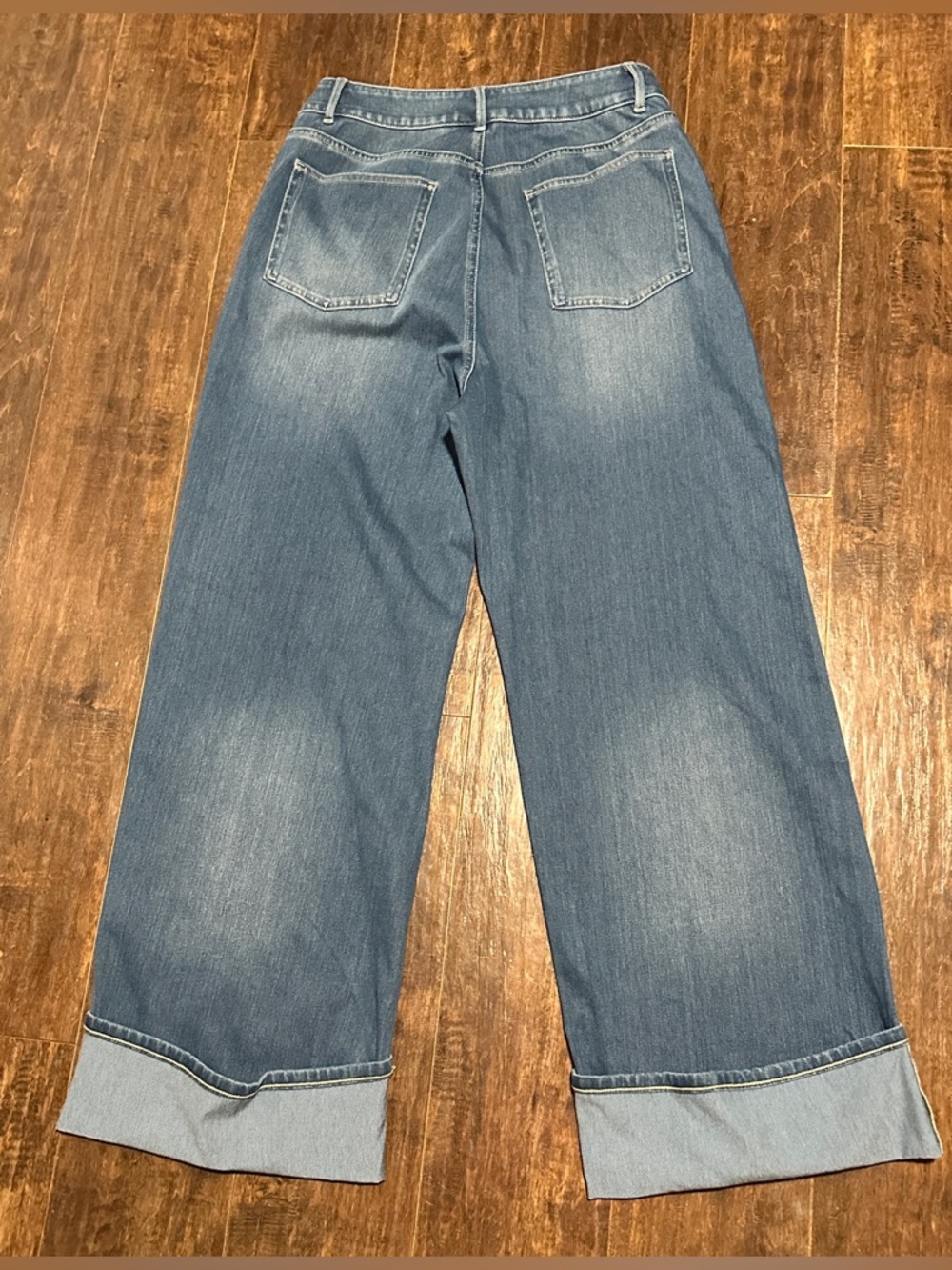 NWT Halara Flex High Waisted Wide Leg Rolled Hem Jeans Women’s Medium - Picture 4 of 9